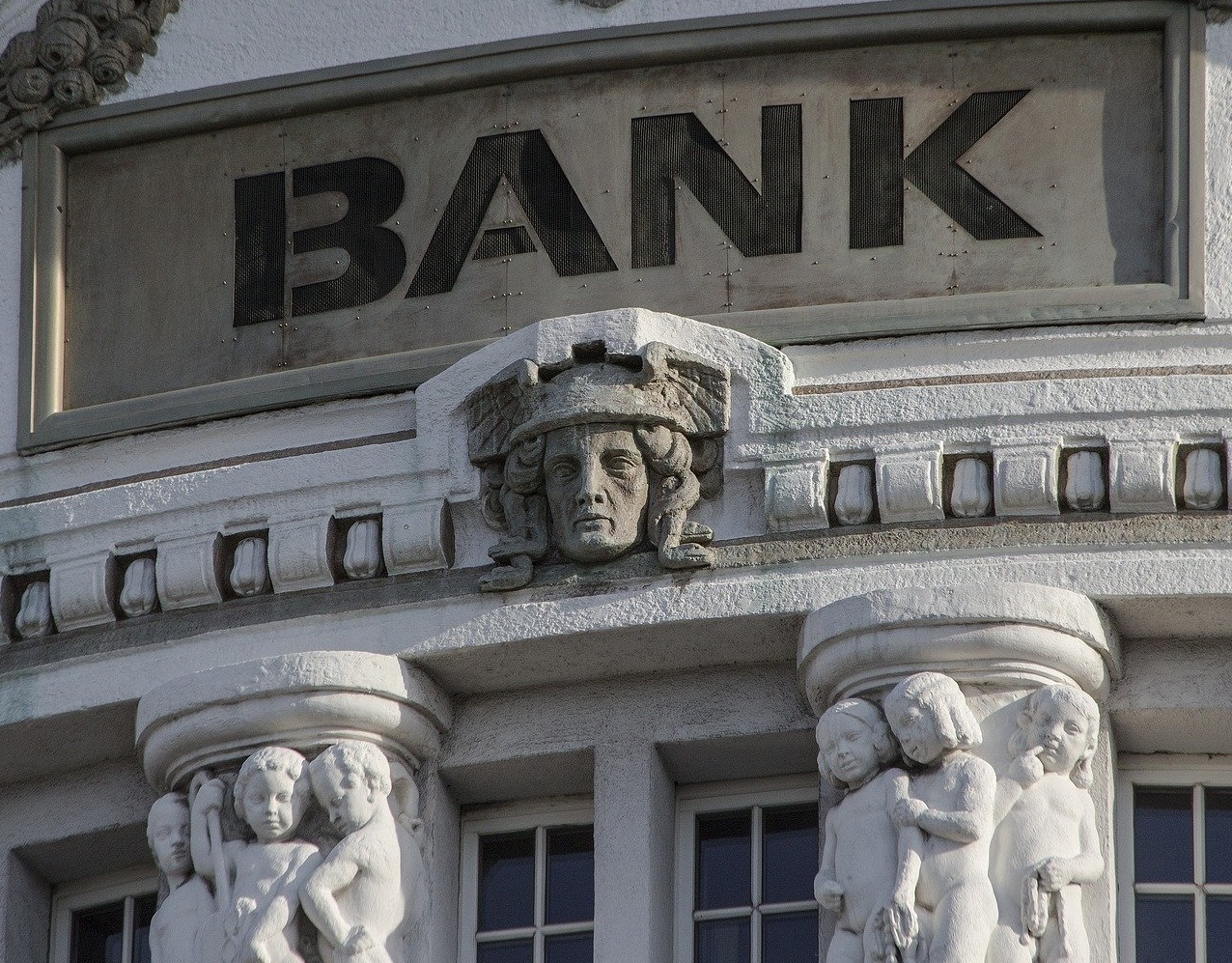 Финансово-кредитный банк